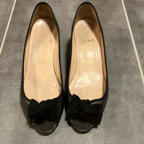 Louboutin silver shoes - Picture 1 of 5